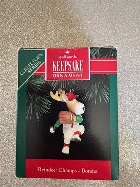 Hallmark Keepsake Ornament Box in Green, Red, White
